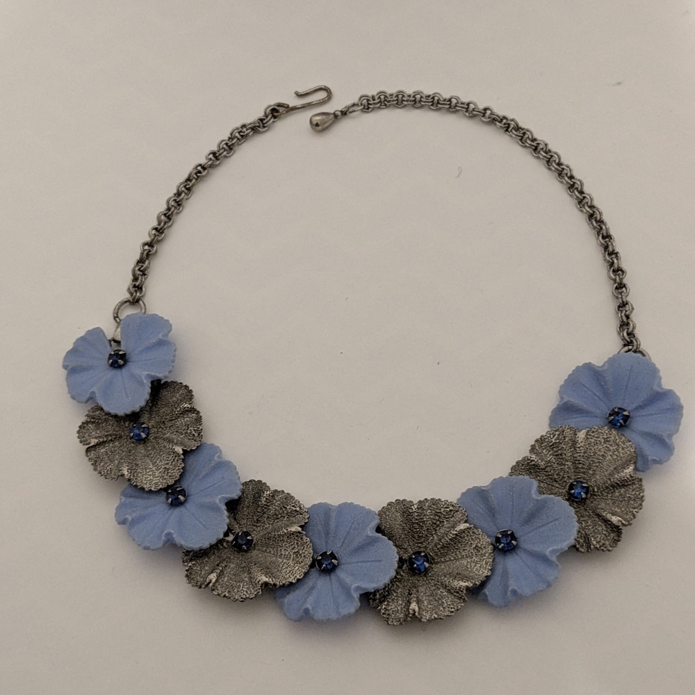 Elegant Blue and Silver Floral Necklace